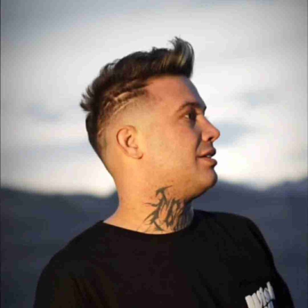 دانلود آهنگ علی احمدیانی (حیران من تویی طوفان غم تویی)