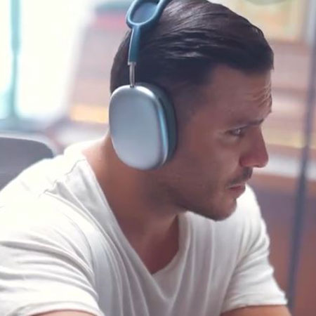 دانلود آهنگ من با تو هر وقت که بیخودی قهر میکردم