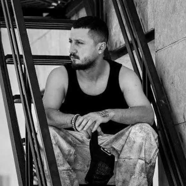 دانلود آهنگ غول با صدای شایع