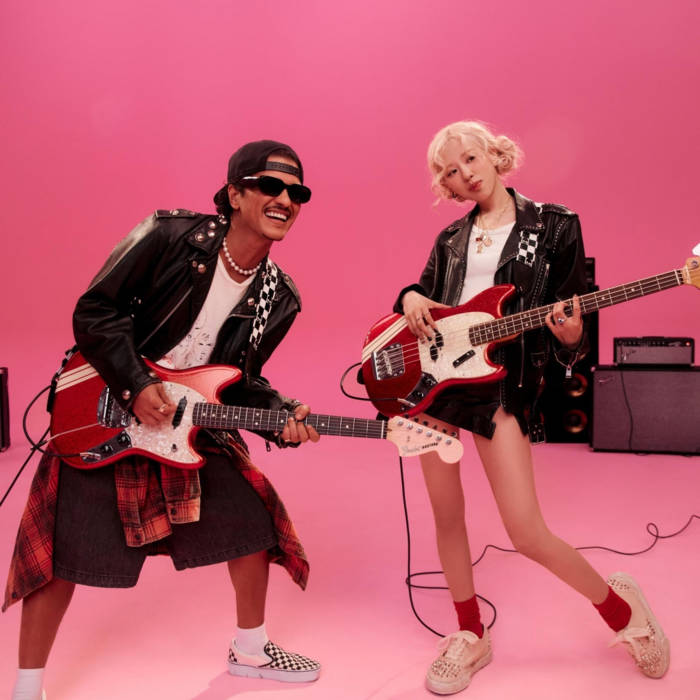 دانلود آهنگ APT از Bruno Mars & ROSÈ_برونو مارس و رزی بلک پینک