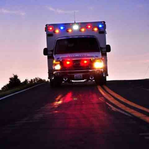 دانلود آهنگ نجاتی آمبولانسی (ریمیکس تند)